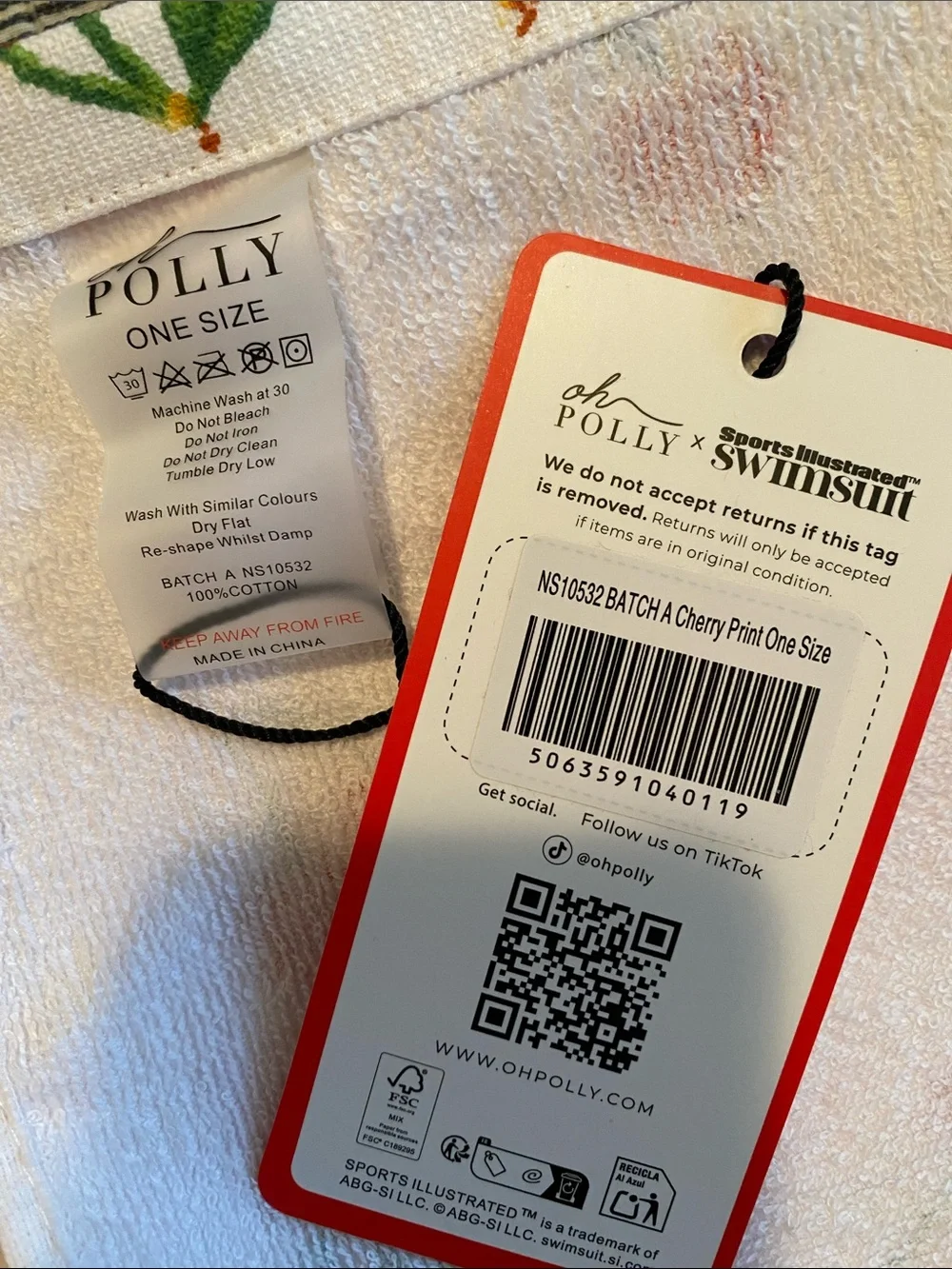 NEW Oh Polly x Sports Illustrated Swimsuit Toalla Cherry Print Logo Beach Towel
